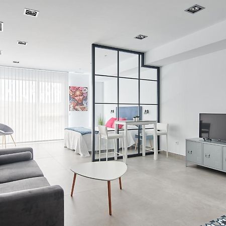 9 Nidos Centrica Suites - Nuevo Пласенсия Екстериор снимка