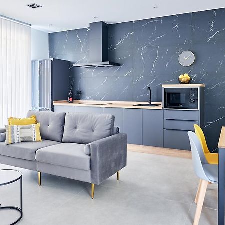 9 Nidos Centrica Suites - Nuevo Пласенсия Екстериор снимка