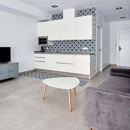 9 Nidos Centrica Suites - Nuevo Пласенсия Екстериор снимка