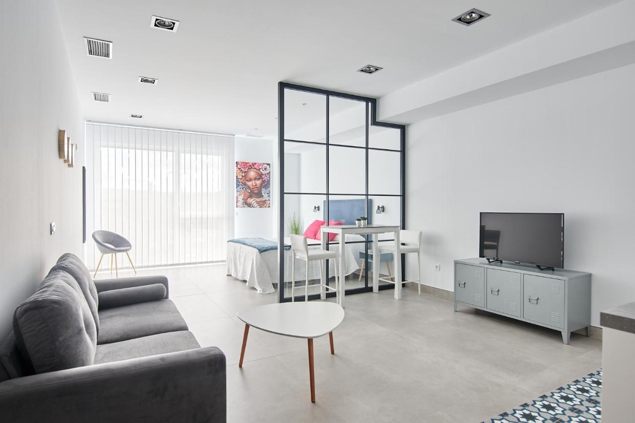 9 Nidos Centrica Suites - Nuevo Пласенсия Екстериор снимка