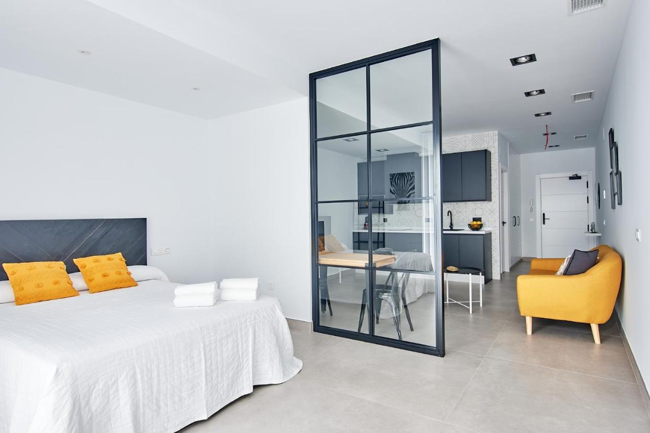 9 Nidos Centrica Suites - Nuevo Пласенсия Екстериор снимка