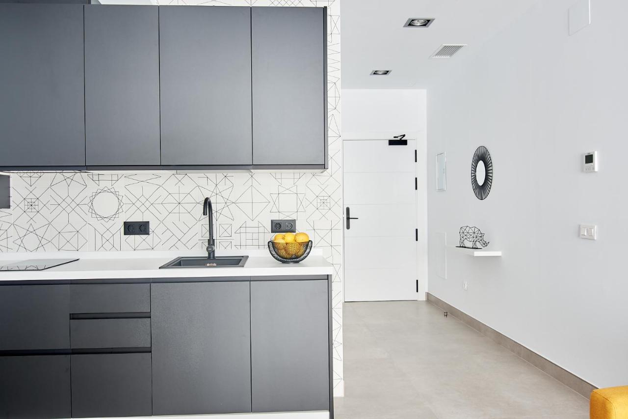 9 Nidos Centrica Suites - Nuevo Пласенсия Екстериор снимка