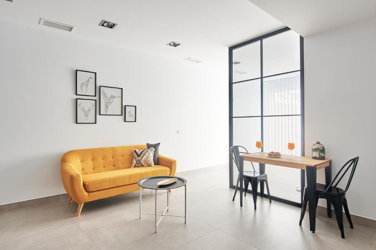 9 Nidos Centrica Suites - Nuevo Пласенсия Екстериор снимка